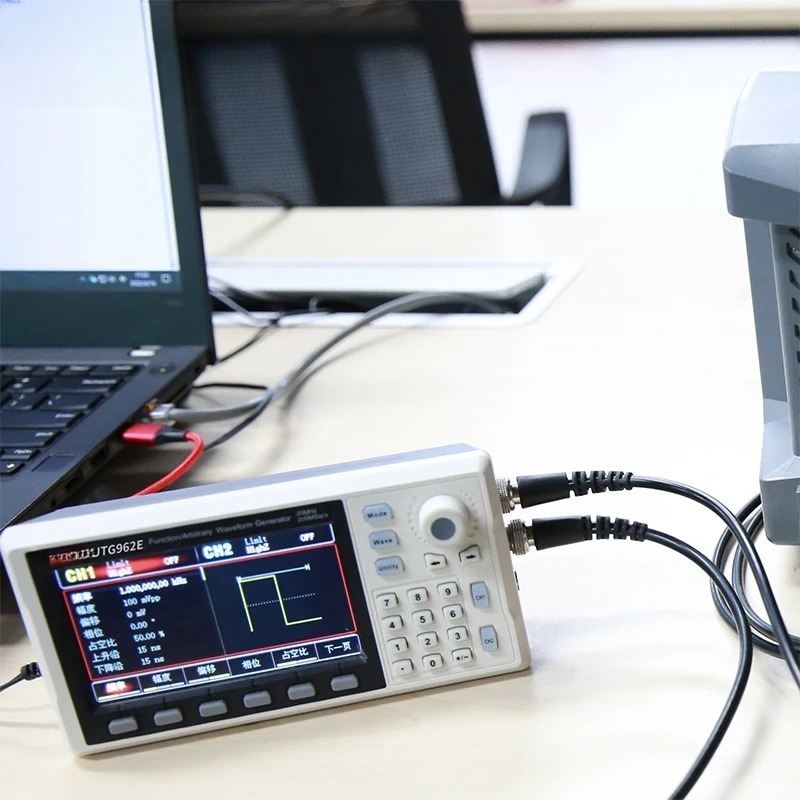 Funktionssignalgenerator UTG93 – Function Arbitrary Waveform Generator Bewertung und Preis